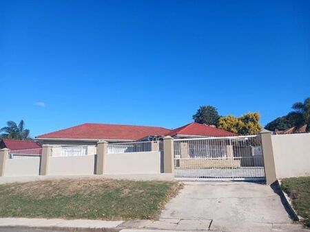 3 Bedroom House in Penford