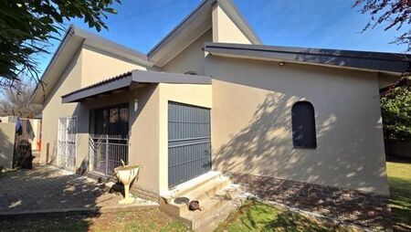 3 Bedroom House in Panorama