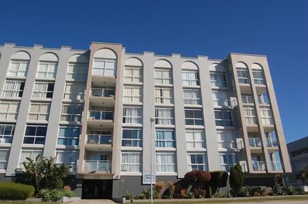 1 Bedroom Apartment in Humewood