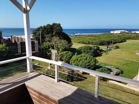 4 Bedroom House in Cape St Francis