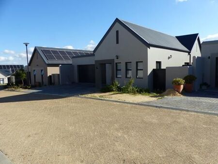 3 Bedroom House in Mount Royal Golf Estate