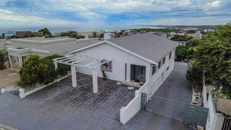 3 Bedroom House in Yzerfontein
