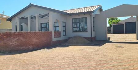 3 Bedroom House in Saldanha