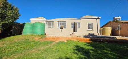4 Bedroom House in Vredendal