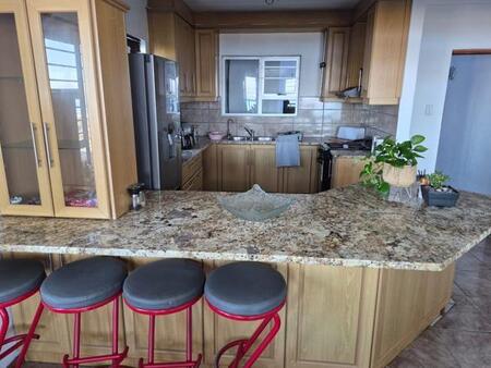 3 Bedroom House in Saldanha Heights