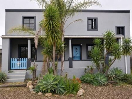 7 Bedroom House in Malmesbury