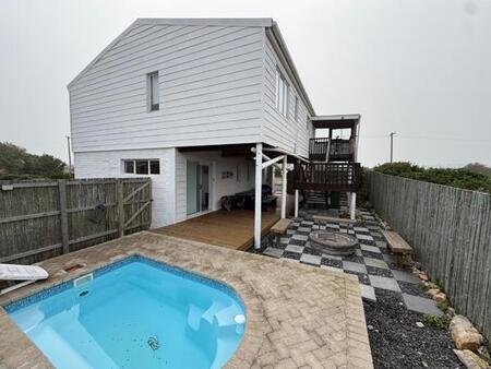 4 Bedroom House in Bettys Bay
