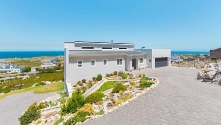 1 Bedroom Apartment in Sunny Seas Estate