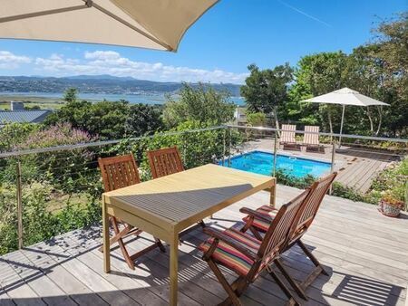 2 Bedroom House in Brenton On Lake