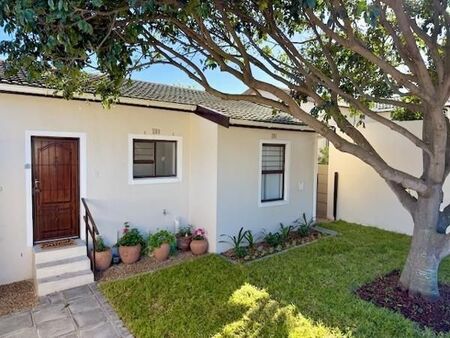 2 Bedroom House in Capri