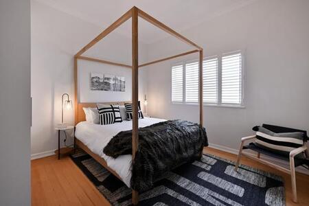 1 Bedroom Apartment in Muizenberg