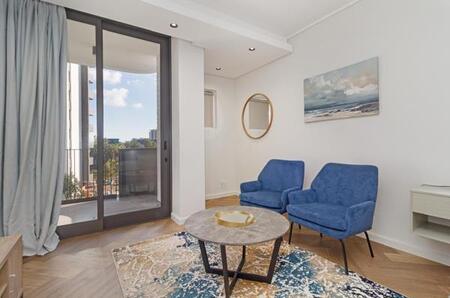 Studio Apartment in Century City