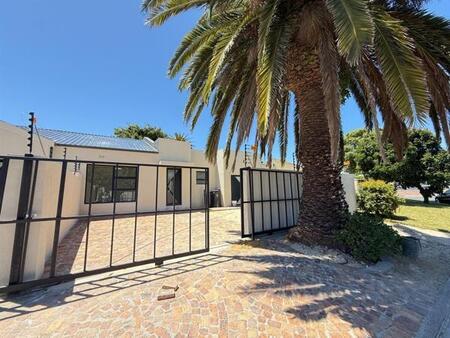 3 Bedroom House in Edgemead