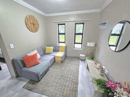 2 Bedroom Apartment in Scottsdene