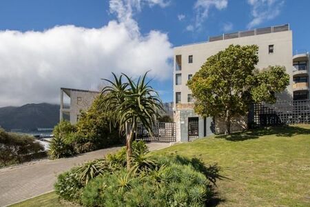 2 Bedroom Apartment in Hout Bay Harbour