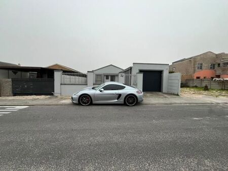 3 Bedroom House in Strandfontein