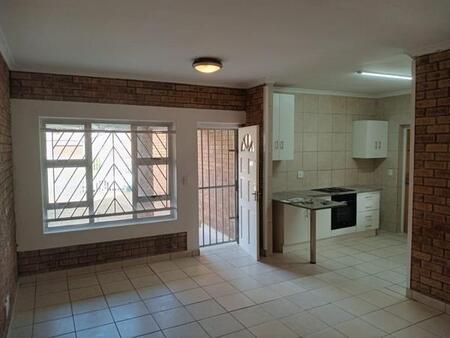 3 Bedroom House in Surrey Estate