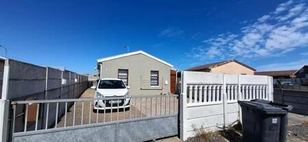 2 Bedroom House in Mitchells Plain