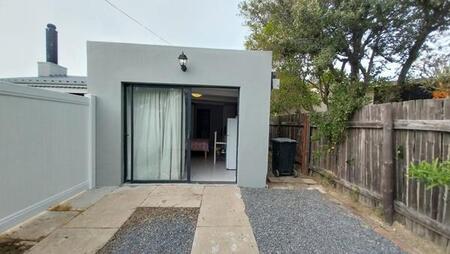 1 Bedroom Flat in Strand North