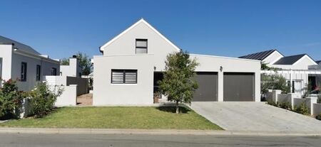 3 Bedroom House in Silwerstrand Golf and River Estate