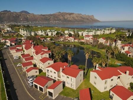 2 Bedroom Apartment in Greenways Golf Estate