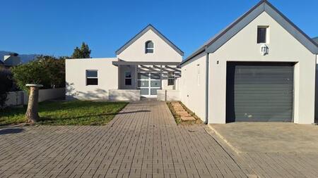 2 Bedroom House in Silwerstrand Golf and River Estate