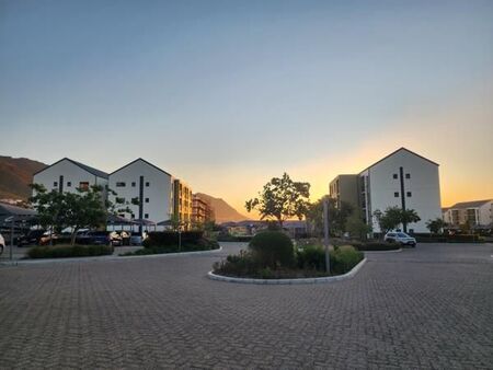 2 Bedroom Apartment in Admirals Park