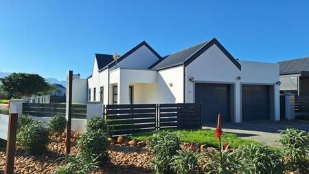 3 Bedroom House in Silwerstrand Golf and River Estate