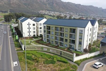 2 Bedroom Apartment in Admirals Park
