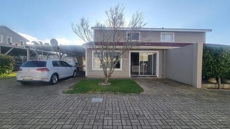 2 Bedroom Townhouse in Hartenbos