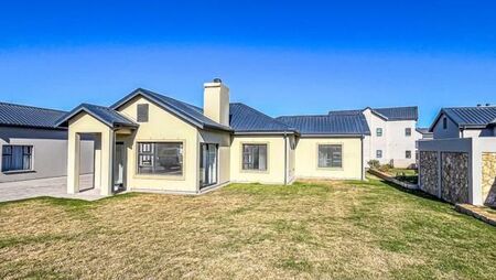 3 Bedroom House in Hartland Lifestyle Estate