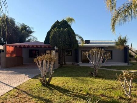 6 Bedroom House in Oosterville