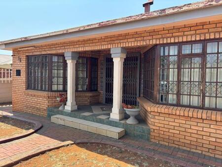 4 Bedroom House in Lydenburg (Mashishing)