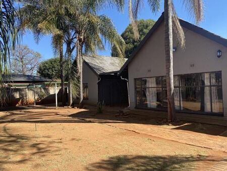 4 Bedroom House in Kameeldoringpark