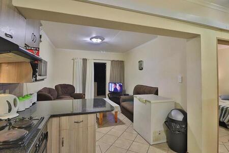 2 Bedroom Apartment in Lephalale (Ellisras)