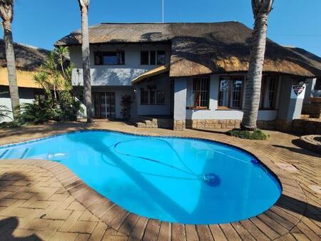 4 Bedroom House in Signal Hill