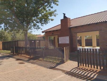 2 Bedroom Flat in Lephalale (Ellisras)