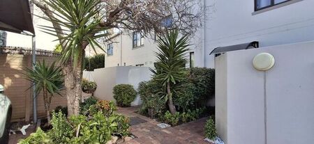 2 Bedroom townhouse - sectional to rent in Kirstenhof, Cape Town