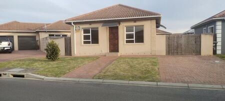 3 Bedroom house to rent in Hagley, Kuils River