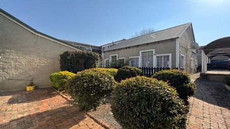 1 Bedroom townhouse - freehold to rent in Alberton North