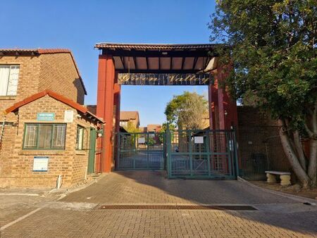 2 Bedroom apartment to rent in Moreleta Park, Pretoria