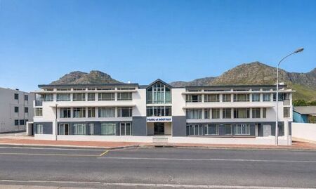 2 Bedroom penthouse to rent in Hout Bay Beachfront