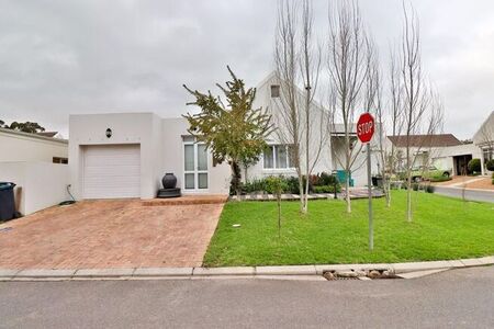 3 Bedroom townhouse - freehold to rent in Wellington North