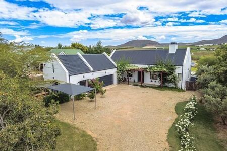 3 Bedroom House in Riebeek-Kasteel