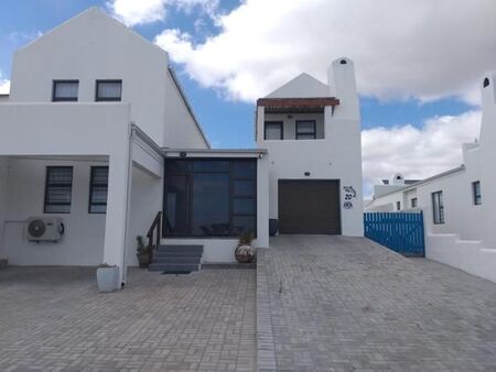 3 Bedroom House in Dwarskersbos