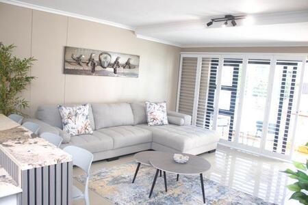 2 Bedroom Apartment in Melkbosstrand