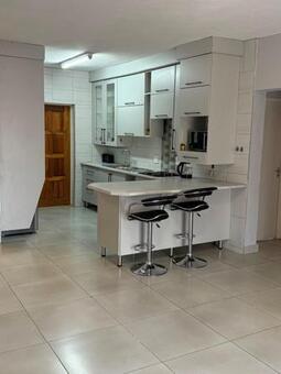 2 Bedroom Apartment in Stonehenge