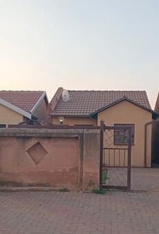2 Bedroom House in Soshanguve Vv