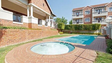 2 Bedroom apartment to rent in Paulshof, Sandton