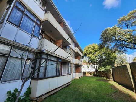 2 Bedroom apartment to rent in Rosebank, Cape Town